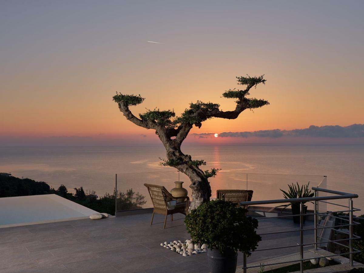 Golden July Luxury Villa Akrotiri  Buitenkant foto