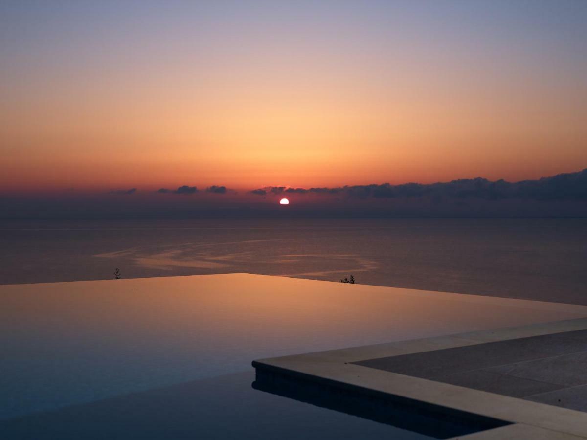 Golden July Luxury Villa Akrotiri  Buitenkant foto